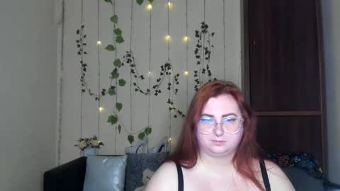Snapshot of alicia_side_red chatting on 05/20/26, 05:46 Alicia online show from 05/20/26, 05:46