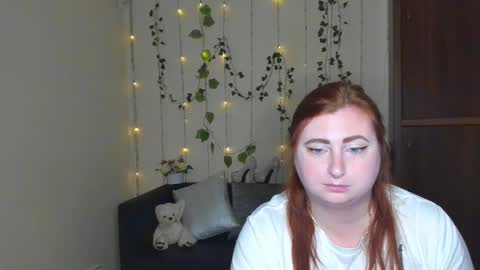Snapshot of alicia_side_red chatting on 06/03/26, 11:35 Alicia online show from 06/03/26, 11:35