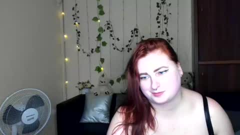 Snapshot of alicia_side_red chatting on 06/21/26, 11:24 Alicia online show from 06/21/26, 11:24