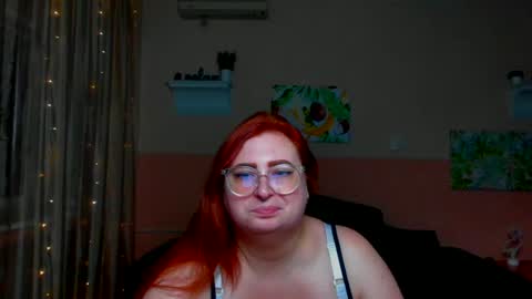 Snapshot of alicia_side_red chatting on 06/29/26, 05:25 Alicia online show from 06/29/26, 05:25