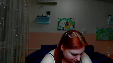 Snapshot of alicia_side_red chatting on 06/29/26, 10:15 Alicia online show from 06/29/26, 10:15
