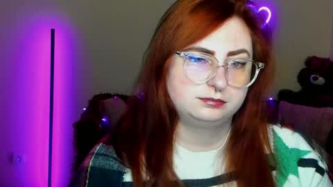 Snapshot of aliciaaared_kis chatting on 04/24/26, 05:43 Alicia online show from 04/24/26, 05:43