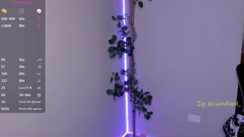 Jennyfer online show from 02/19/25, 10:53