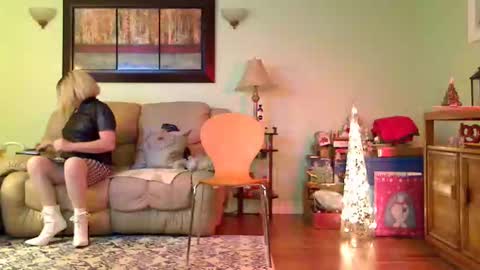 Alicia deHart  Help me reach 1000 Followers. Its FREE online show from 01/19/26, 01:20