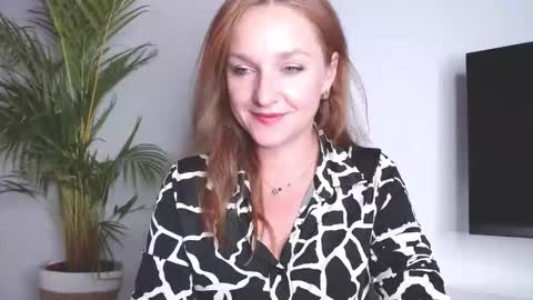 Alicia online show from 10/23/25, 06:39