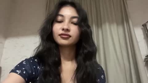 Snapshot of alicianau chatting on 07/29/26, 04:05 Leila online show from 07/29/26, 04:05