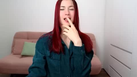 Snapshot of alicianoveli chatting on 09/18/25, 05:42 alicianoveli online show from 09/18/25, 05:42