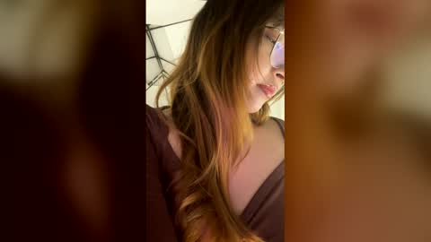 Snapshot of aliciawhite_nt chatting on 06/06/26, 01:54 Alicia online show from 06/06/26, 01:54