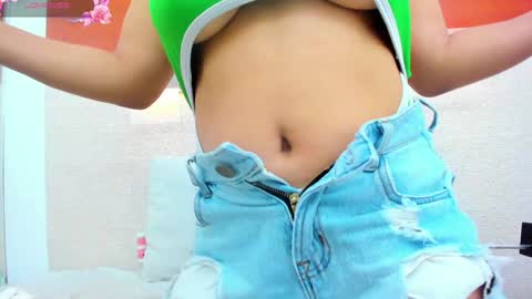 Snapshot of alicie_green chatting on 01/27/25, 02:42 im tutti online show from 01/27/25, 02:42