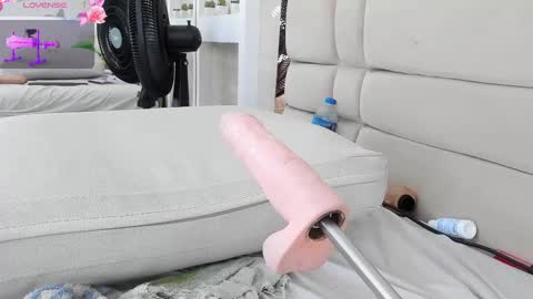 Snapshot of alicie_green chatting on 02/21/25, 05:35 im tutti online show from 02/21/25, 05:35