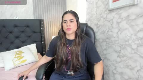 alicya online show from 04/15/26, 12:01