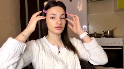 Snapshot of alidagenthner chatting on 02/15/26, 01:41 Niki online show from 02/15/26, 01:41