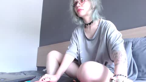 Snapshot of alien_bella chatting on 01/27/25, 07:56 Alien Bella online show from 01/27/25, 07:56