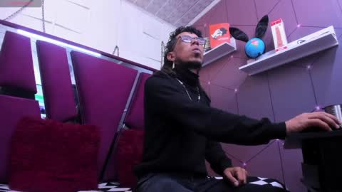 Snapshot of alien_high chatting on 09/17/25, 12:07 AlienHigh FlashNigga online show from 09/17/25, 12:07