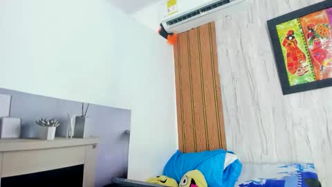 Snapshot of alika01_ chatting on 05/01/26, 01:59 alika online show from 05/01/26, 01:59