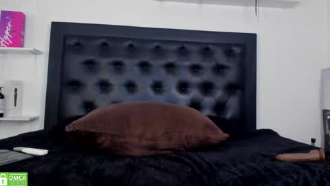 alika_jonhson_ online show from 04/19/26, 06:10