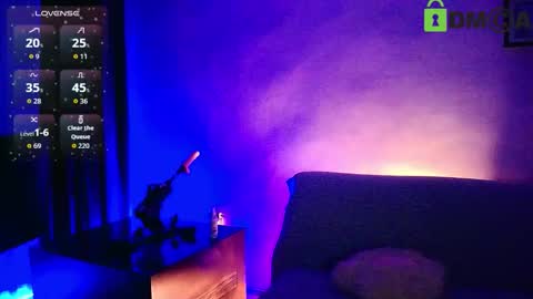 AlikaLuna online show from 11/24/25, 02:06