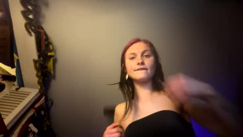 Snapshot of alilsteppa chatting on 12/18/25, 10:10 alilsteppa online show from 12/18/25, 10:10