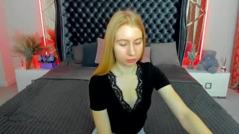 Snapshot of alina__blonde chatting on 05/07/26, 05:46 Alina online show from 05/07/26, 05:46