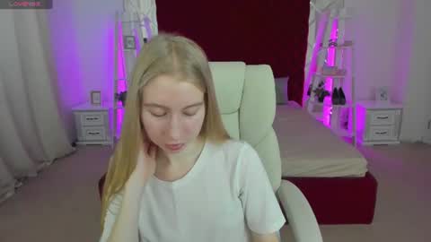 Snapshot of alina__blonde chatting on 07/02/26, 05:35 Alina online show from 07/02/26, 05:35