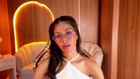 Snapshot of alina_b_ chatting on 07/09/26, 08:02 alina_b_ online show from 07/09/26, 08:02