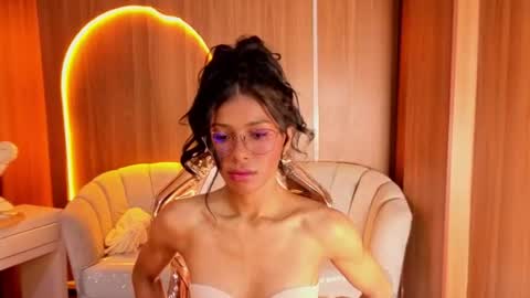 Snapshot of alina_b_ chatting on 07/16/26, 08:04 alina_b_ online show from 07/16/26, 08:04