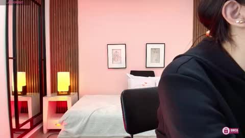 Alina online show from 11/11/25, 11:21