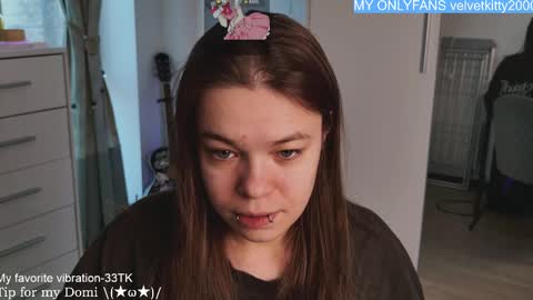 Snapshot of alinabae chatting on 02/26/25, 12:03 Alina and Ben online show from 02/26/25, 12:03