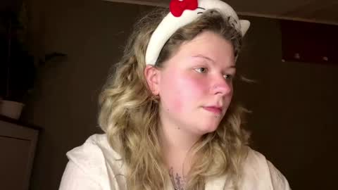 Alina online show from 04/22/26, 10:44