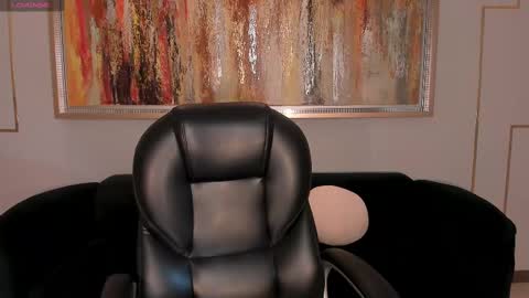 alinakravitz_ online show from 10/01/25, 11:27