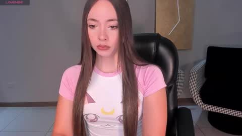 alinakravitz_ online show from 10/10/25, 12:15