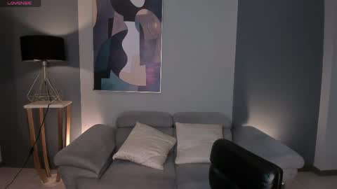 alinakravitz_ online show from 03/21/26, 12:10