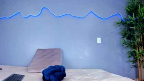    online show from 11/17/25, 05:08