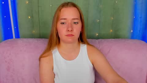 Snapshot of alinawise chatting on 05/19/26, 01:56 alinawise online show from 05/19/26, 01:56