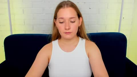 Snapshot of alinawise chatting on 06/10/26, 01:28 alinawise online show from 06/10/26, 01:28