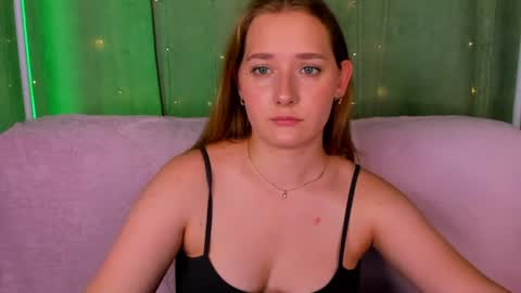 Snapshot of alinawise chatting on 06/22/26, 03:25 alinawise online show from 06/22/26, 03:25