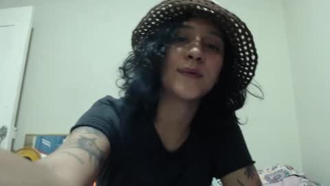 Snapshot of alinawoolf_ chatting on 05/18/26, 02:07 Ali online show from 05/18/26, 02:07