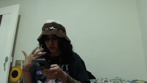 Snapshot of alinawoolf_ chatting on 06/18/26, 04:24 Ali online show from 06/18/26, 04:24
