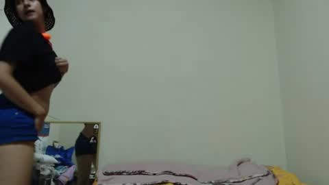 Snapshot of alinawoolf_ chatting on 06/25/26, 03:06 Ali online show from 06/25/26, 03:06