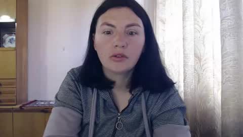 Snapshot of alinaxjames chatting on 04/24/26, 07:44 AlinaxJames online show from 04/24/26, 07:44