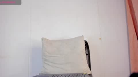 Snapshot of aline_costa chatting on 06/20/26, 04:54 - online show from 06/20/26, 04:54