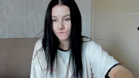 Snapshot of alinegreeeen chatting on 12/11/24, 05:43 Aline Greeeen online show from 12/11/24, 05:43