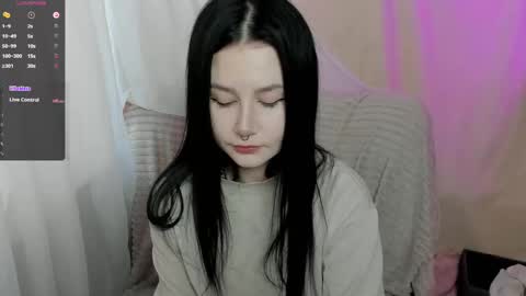 Snapshot of alinegreeeen chatting on 02/18/25, 02:05 Aline Greeeen online show from 02/18/25, 02:05