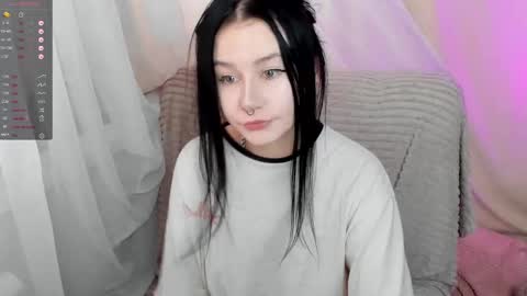 Snapshot of alinegreeeen chatting on 02/27/25, 03:14 Aline Greeeen online show from 02/27/25, 03:14