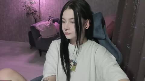 Snapshot of alinegreeeen chatting on 10/07/25, 01:25 Aline Greeeen online show from 10/07/25, 01:25
