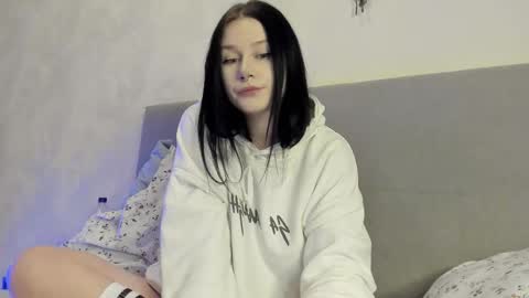 Aline Greeeen online show from 11/20/25, 04:23