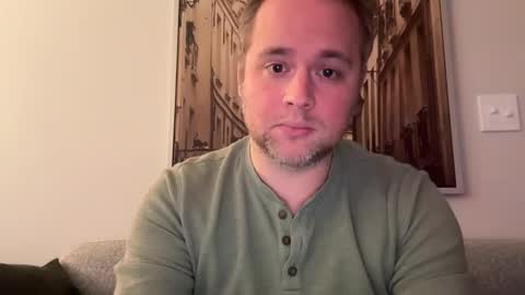 Snapshot of alinick0125 chatting on 11/28/25, 08:33 Nick online show from 11/28/25, 08:33