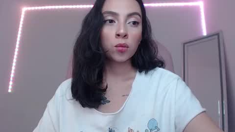 Snapshot of alisa__cain chatting on 02/22/25, 09:34 Alejandra online show from 02/22/25, 09:34