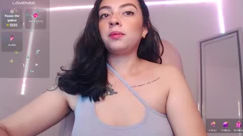 Snapshot of alisa__cain chatting on 03/07/25, 05:51 Alejandra online show from 03/07/25, 05:51