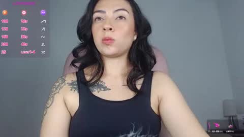 Snapshot of alisa__cain chatting on 09/23/25, 07:22 Alejandra online show from 09/23/25, 07:22